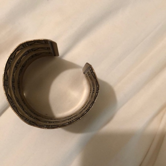 Cuff bracelet - Picture 3 of 3